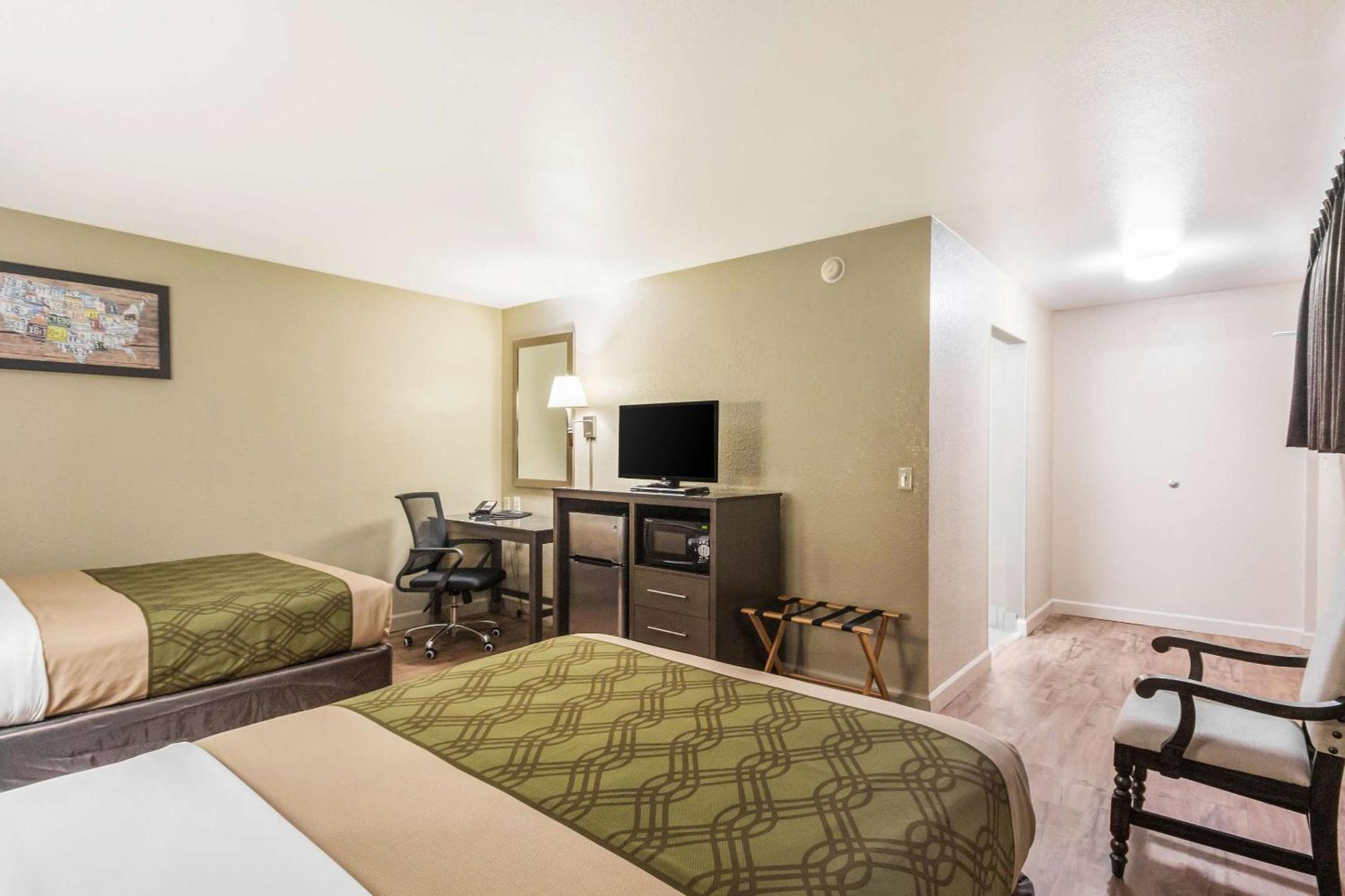 Econo Lodge Inn & Suites I-35 At Shawnee Mission Силвър Спринг Екстериор снимка