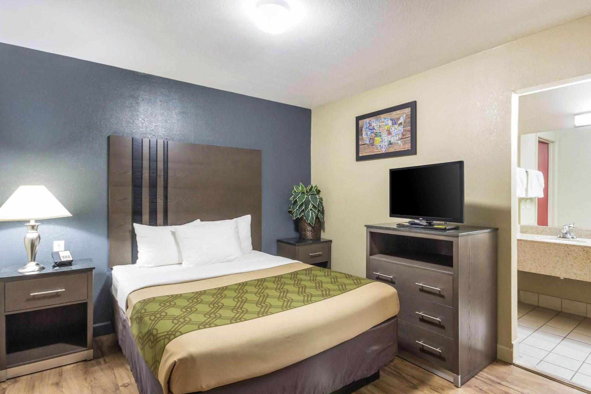 Econo Lodge Inn & Suites I-35 At Shawnee Mission Силвър Спринг Екстериор снимка