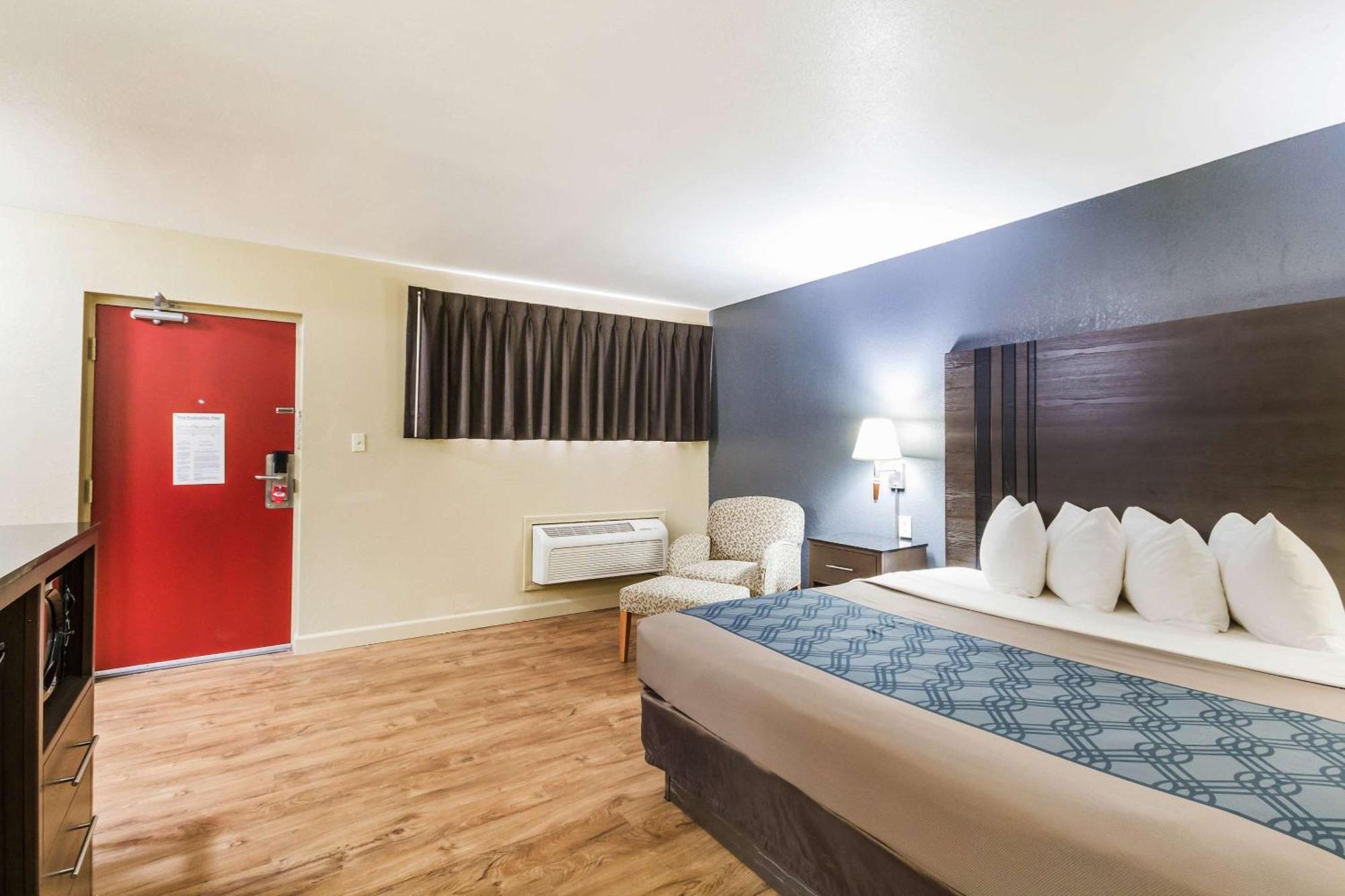 Econo Lodge Inn & Suites I-35 At Shawnee Mission Силвър Спринг Екстериор снимка